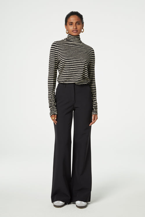 Jade Top | Black/Cosy White